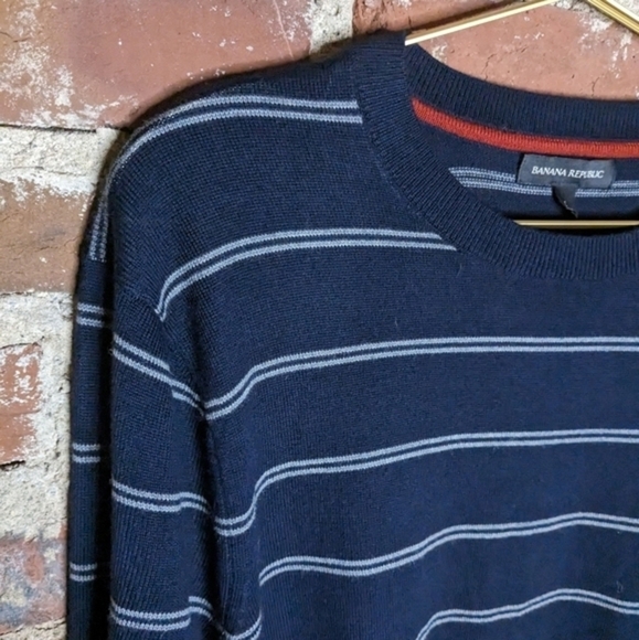 Banana Republic Large Navy w/‎ White Stripes Crewneck Pullover Sweater - Picture 2 of 10